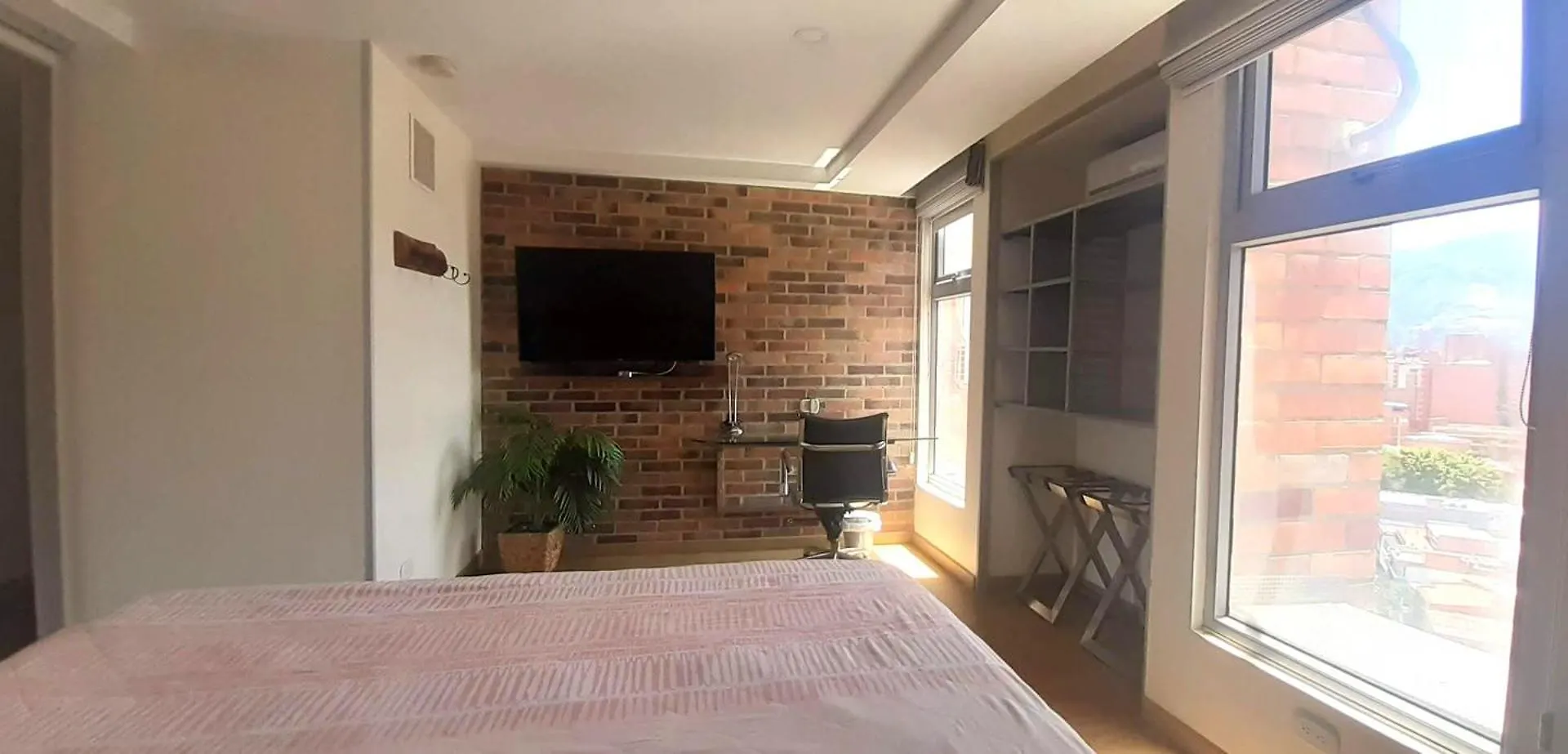 Modern, Stylish, Awesome Locacion, Gorgeous Views Apartment Medellin